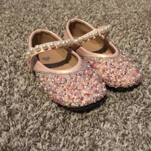SHEIN Pink Pearl Toddler Shoes